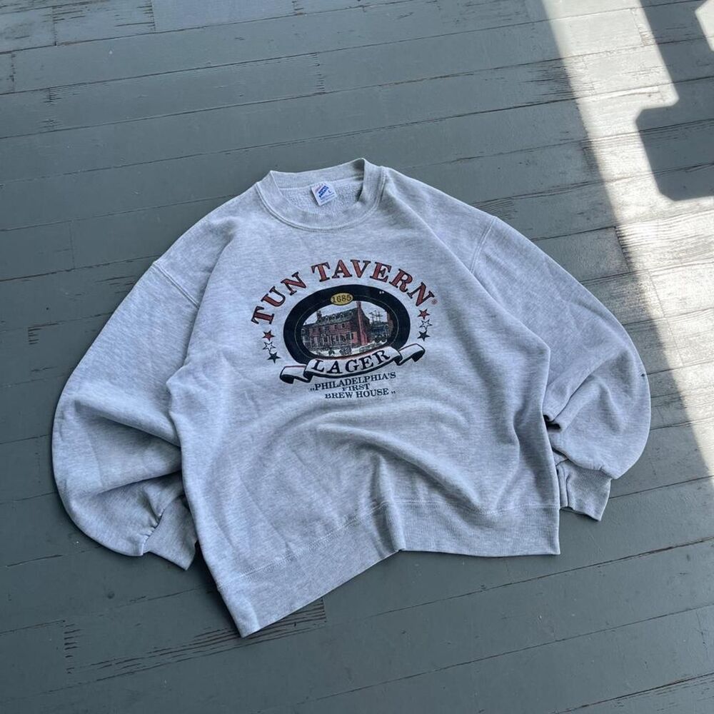 Vintage Jerzees Tun Tavern Lager Graphic Crewneck Sweatshirt